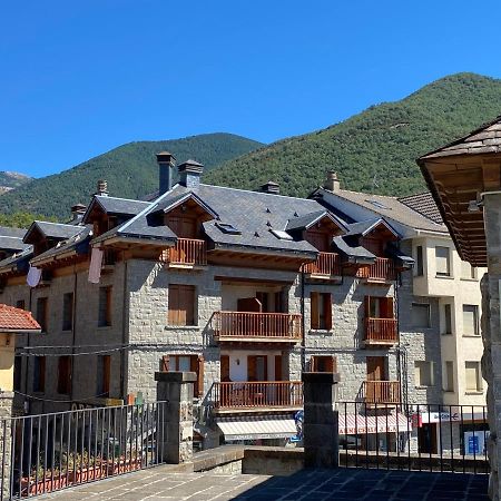 Plaza Centro Apartment Биескас Екстериор снимка