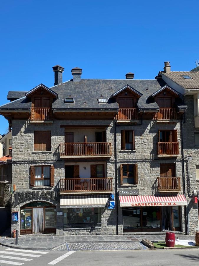 Plaza Centro Apartment Биескас Екстериор снимка
