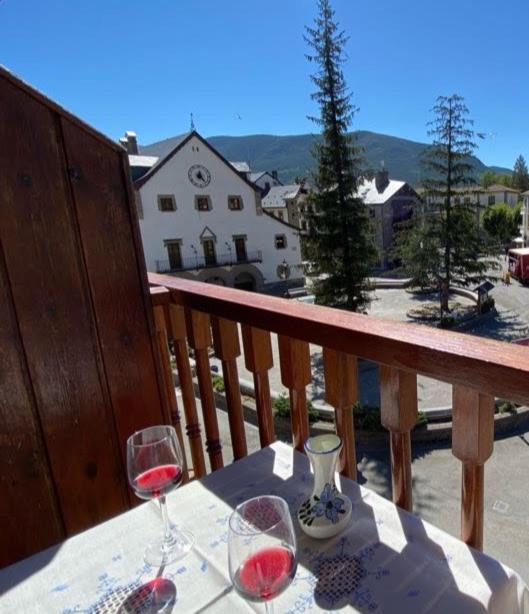 Plaza Centro Apartment Биескас Екстериор снимка